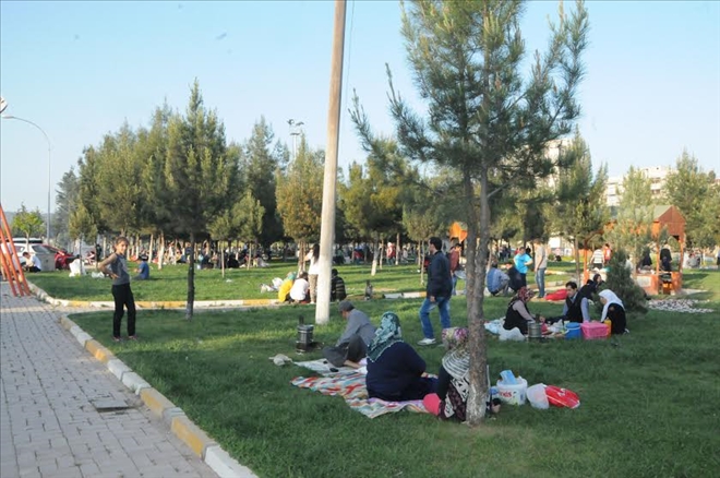 MESİRE ALANLARI DOLDU TAŞTI