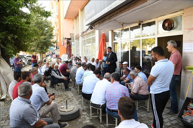 BELEDİYE BAŞKANI FEYAT ASYA, ZAFER MAHALLESİ SAKİNLERİNİ HİZMETLER KONUSUNDA BİLGİLENDİRDİ