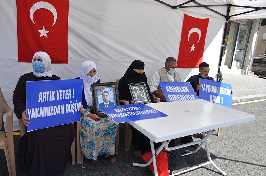AİLELERİN UMUTLU BEKLEYİŞİ DEVAM EDİYOR
