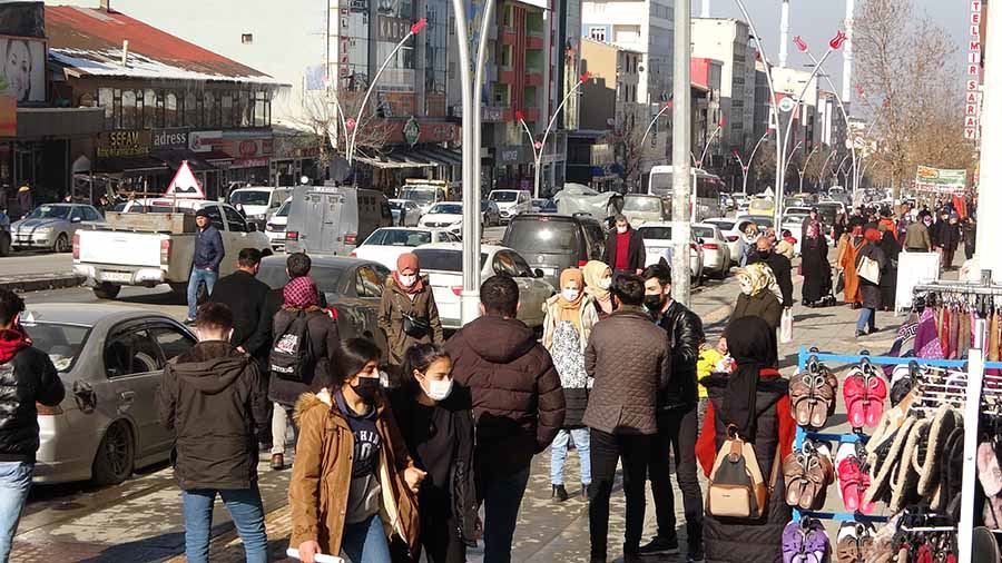 MUŞ’UN KADEMELİ NORMALLEŞMEYE EN YAKIN İLLER ARASINDA OLMASI VATANDAŞLARI SEVİNDİRDİ
