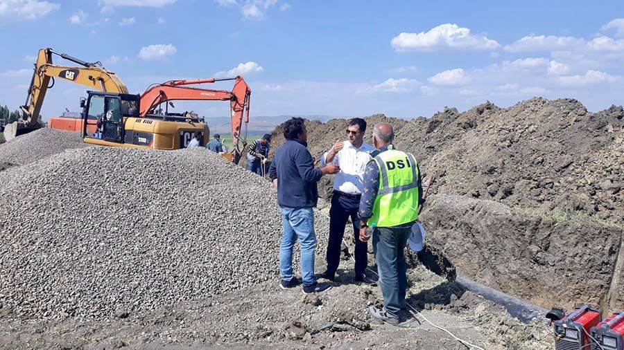 AKARSULARDA ÇALIŞMALAR DEVAM EDİYOR