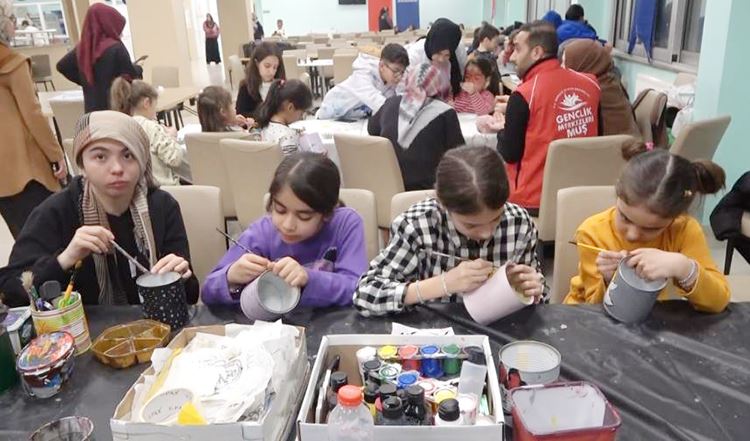 DEPREMZEDE VATANDAŞLAR İÇİN HOBİ KURSLARI AÇILDI