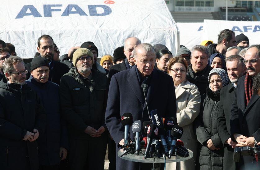 CUMHURBAŞKANI ERDOĞAN, DEPREM BÖLGESİNDE İNCELEMELERDE BULUNDU