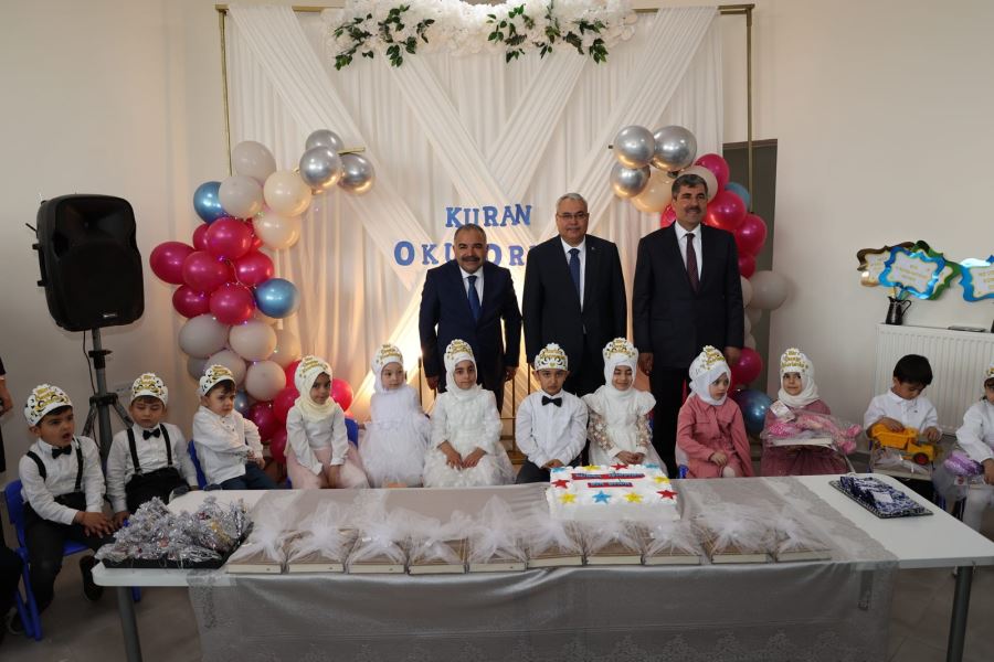 MİNİK ÖĞRENCİLERE ‘KURANI KERİM’E GEÇİŞ VE TAÇ TAKMA’ TÖRENİ