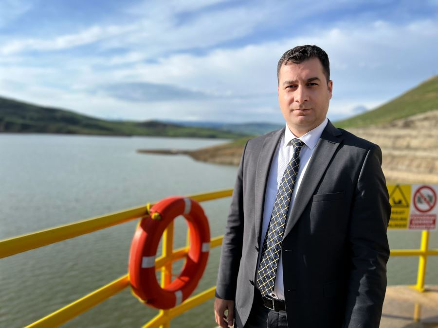 MÜDÜR FIRAT, VATANDAŞLARI SU YAPILARINDA GİRMEMELERİ KONUSUNDA UYARDI