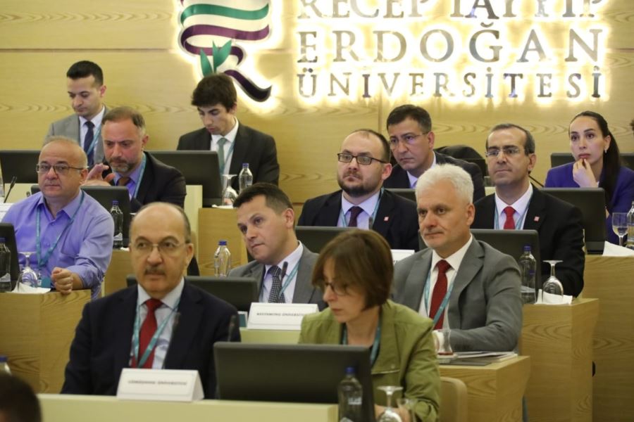 REKTÖR ALİCAN BÖLGESEL KALKINMA ODAKLI MİSYON FARKLILAŞMASI VE İHTİSASLAŞMA PROGRAMI TOPLANTISINA KATILDI