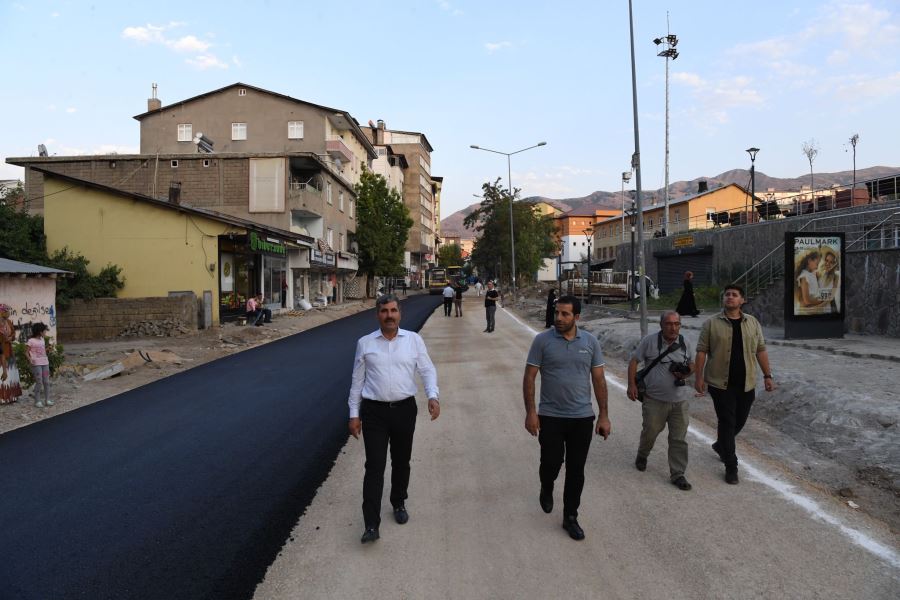 BELEDİYE SOKAKLARI YENİLİYOR