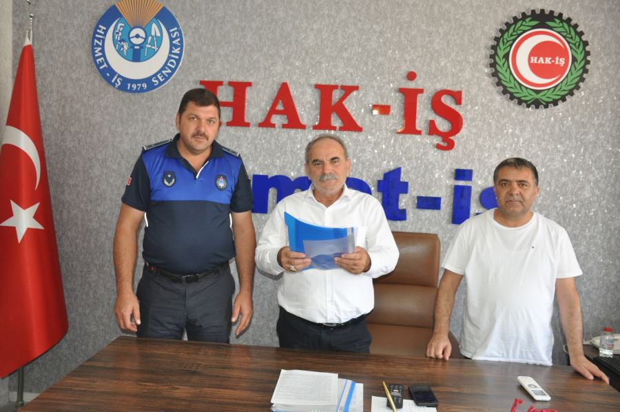 BELEDİYE İŞÇİLERİNDEN EK ZAM TALEBİ