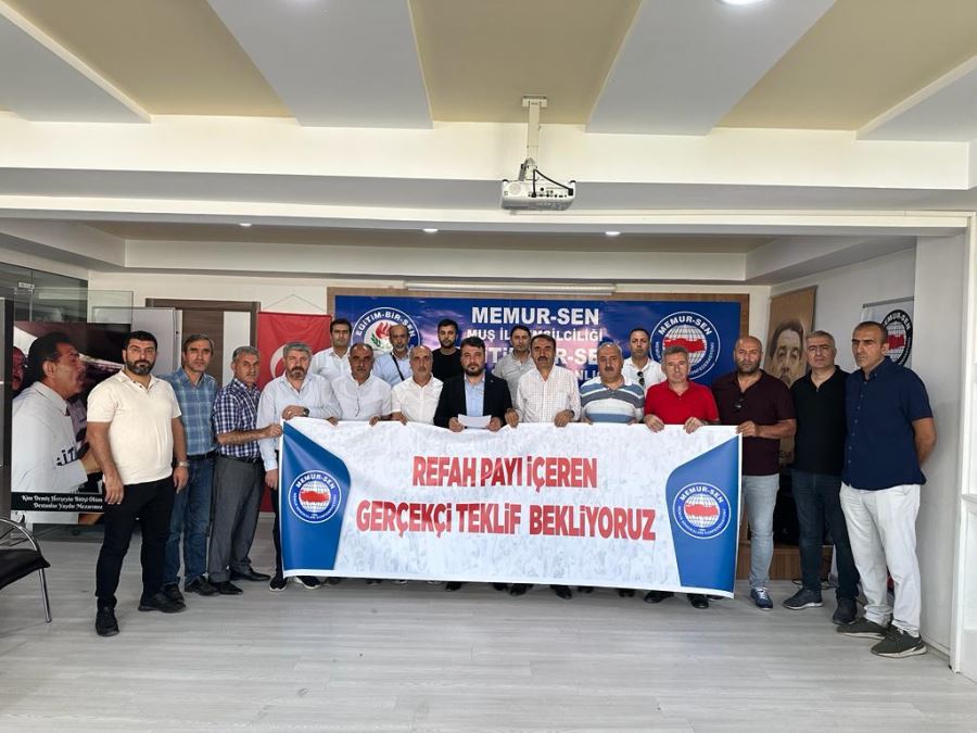 MEMURLAR ‘GERÇEKÇİ TEKLİF’ BEKLİYOR