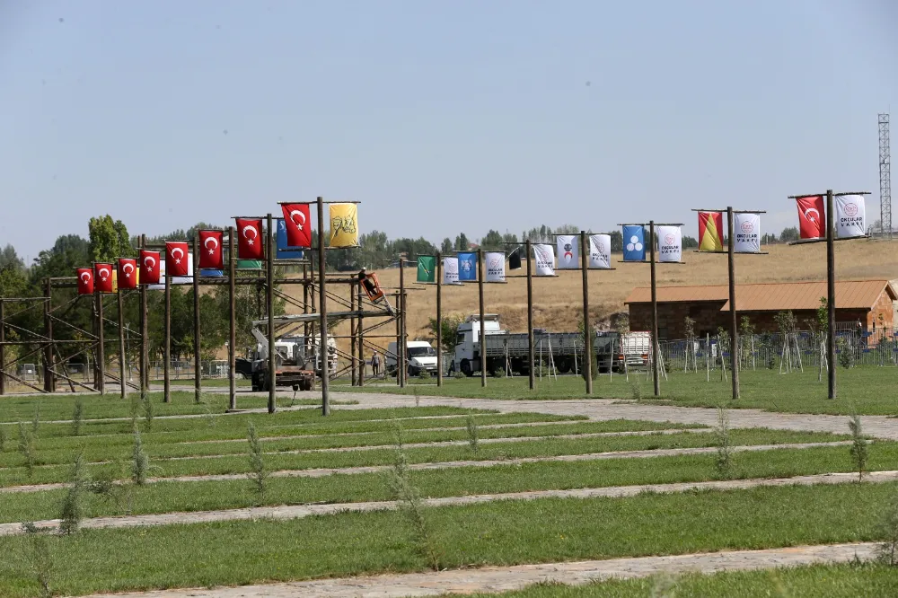 KUTLAMALARIN STARTI VERİLİYOR