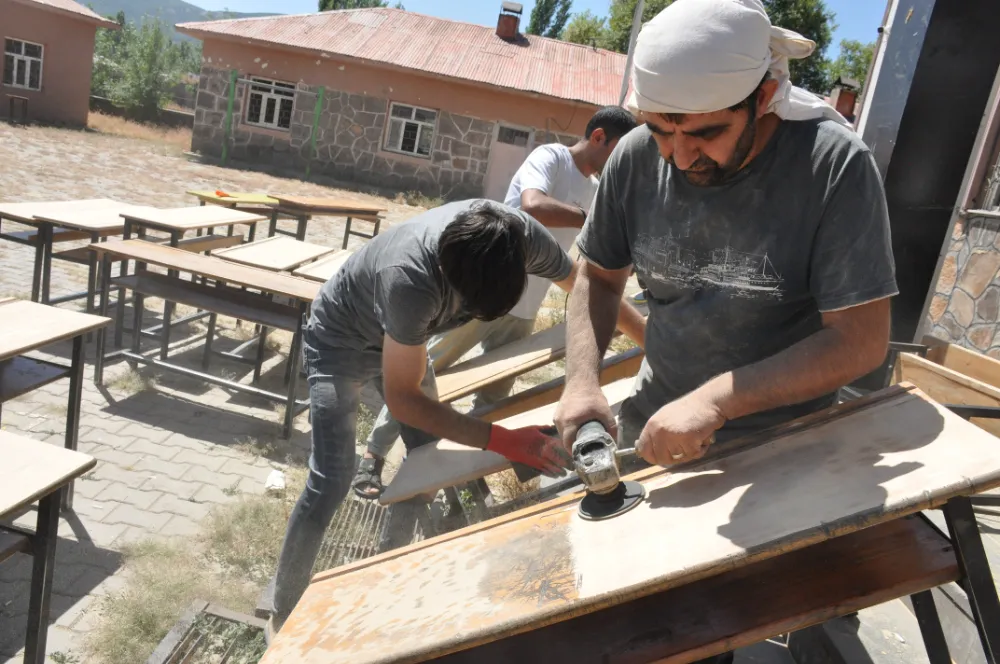 FEDAKAR ÖĞRETMENLER, KAMUYU YÜZBİNLERCE LİRA KARA SOKTU