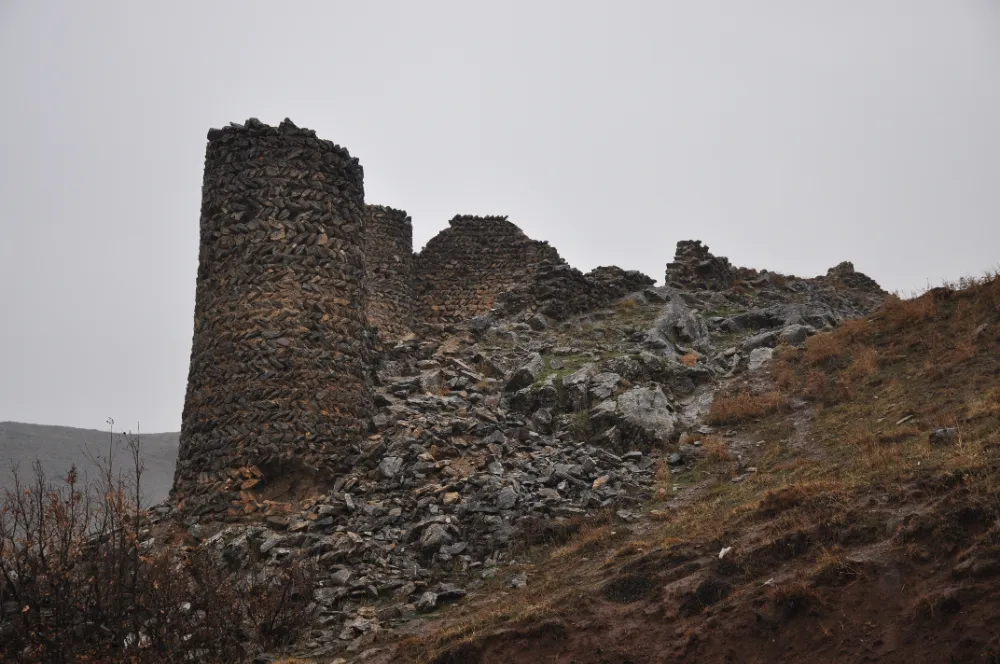 HASPET KALESİ TURİZME KAZANDIRILMAYI BEKLİYOR