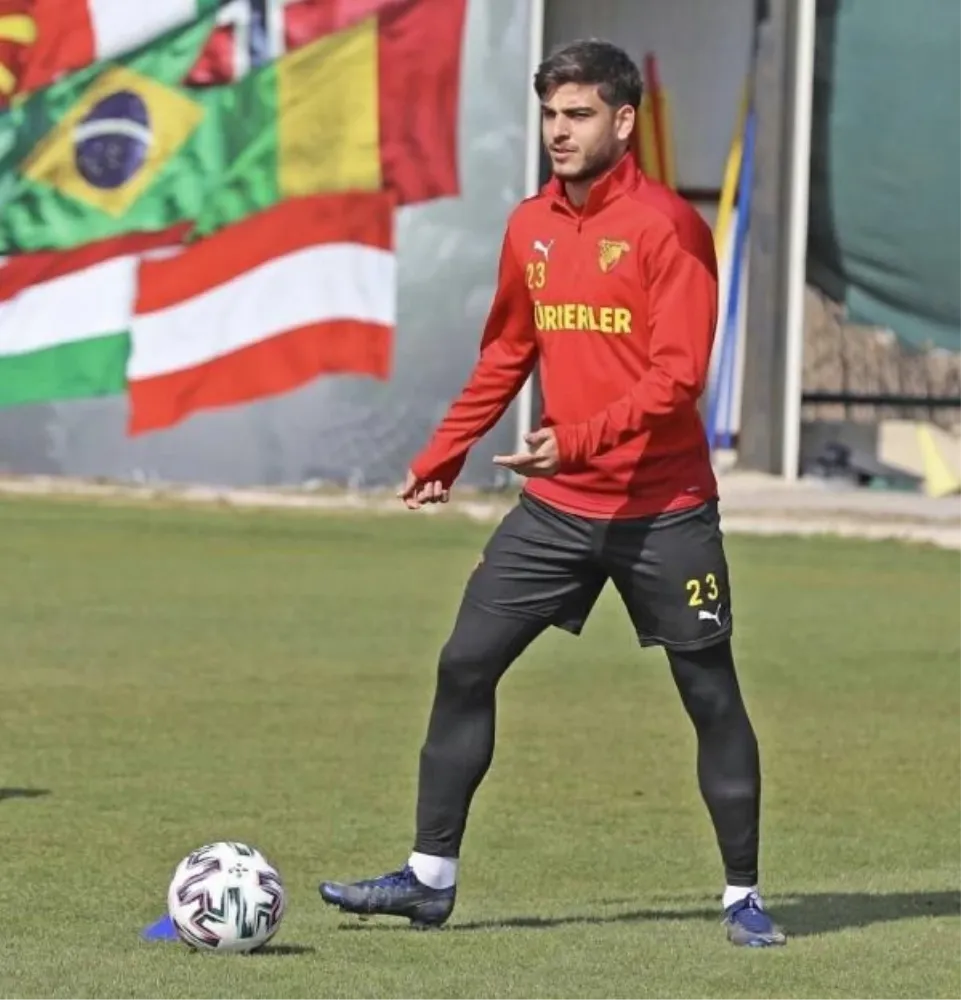 MUŞSPORLU GENÇ FUTBOLCU NAZİLLİ BELEDİYESPOR’A GİTTİ