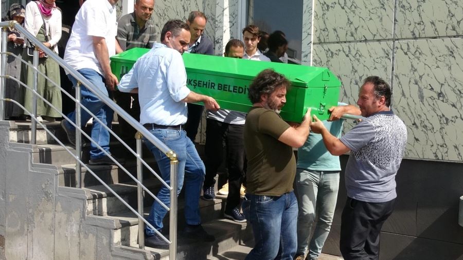 HAVA LİMANINDA KARIŞIKLIK, CENAZELER FARKLI İLLERE GÖNDERİLDİ