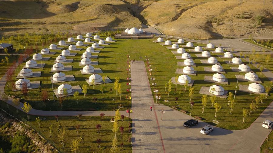 AHLAT’TA MALAZGİRT ZAFERİ HAZIRLIKLARI SÜRÜYOR