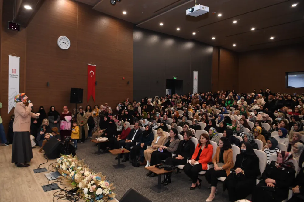 MUŞ BELEDİYESİ’NİN KADINLAR GÜNÜ PROGRAMI YOĞUN İLGİ GÖRDÜ