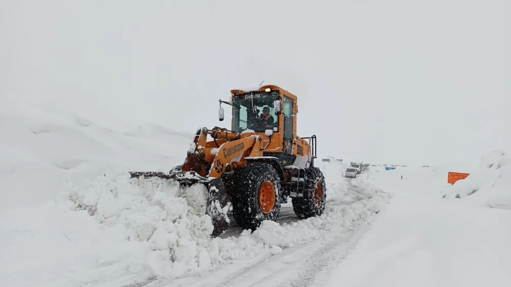KAR ULAŞIMI AKSATTI