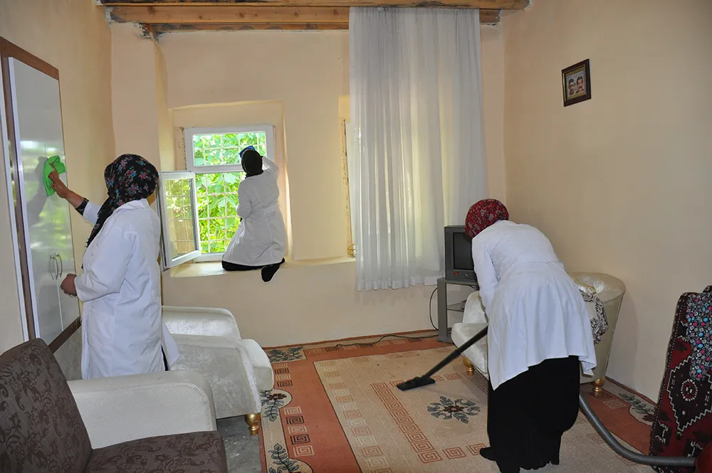 VEFA EKİPLERİ BAYRAM ÖNCESİ YARDIMLARINI SÜRDÜRÜYOR