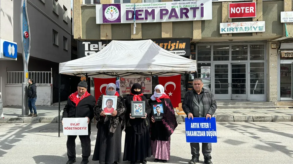 AİLELERİN EVLAT NÖBETİ SÜRÜYOR