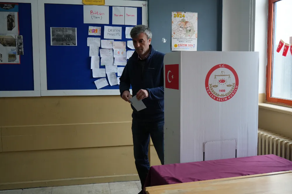 SEÇMEN YEREL YÖNETİCİLERİNİ SEÇİYOR