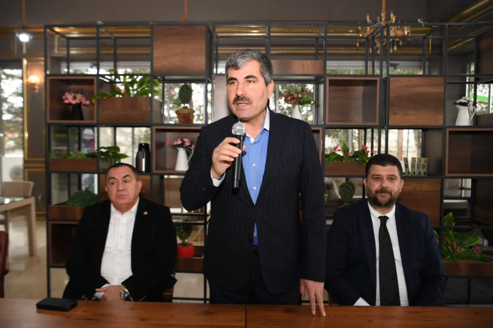 BAŞKAN FEYAT ASYA, MUHTAR VE MUHTAR ADAYLARIYLA BULUŞTU