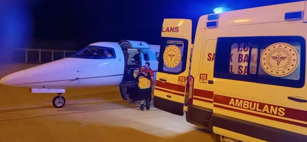 AMBULANS UÇAK MİNİK ALYA İÇİN HAVALANDI
