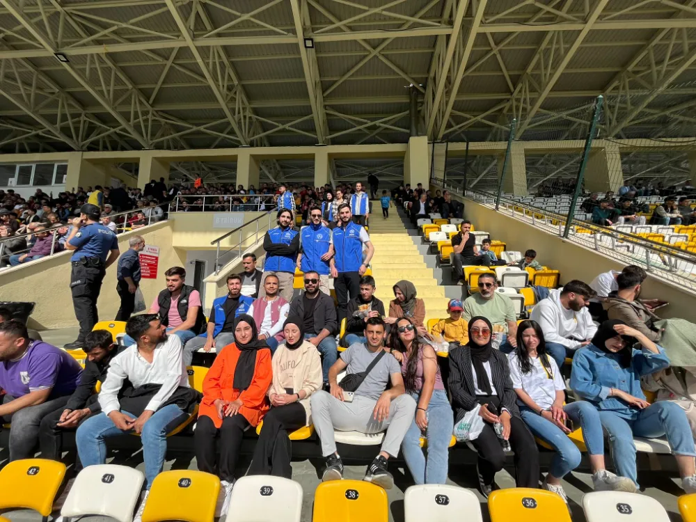 MAUN GENÇ OFİS GÖNÜLLÜ GENÇLERİ MUŞSPOR’U YALNIZ BIRAKMADI
