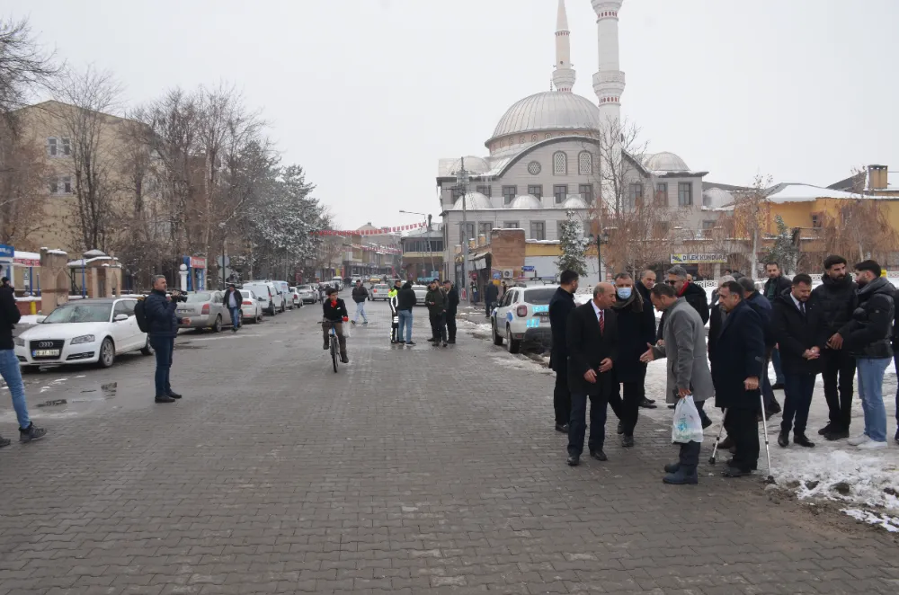 8 YILDIR KAPALI OLAN YOL TRAFİĞE AÇILDI