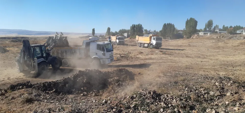 ERENTEPE’DE YOL ÇALIŞMALARI HIZ KESMİYOR