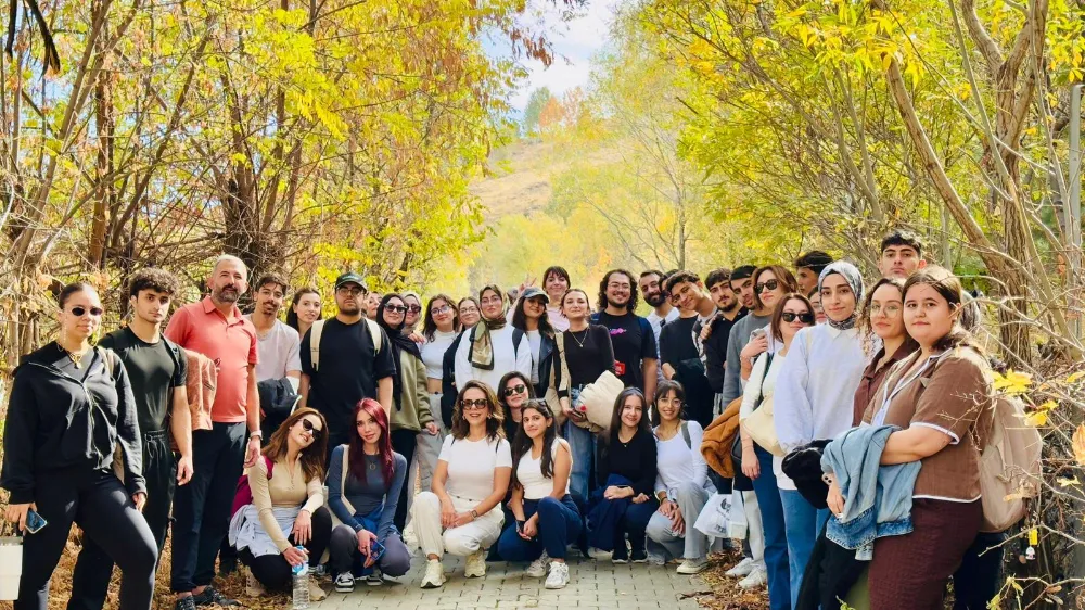 KALE BAĞLARI’NDA ÖĞRENCİLERLE DOĞA YÜRÜYÜŞÜ ETKİNLİĞİ