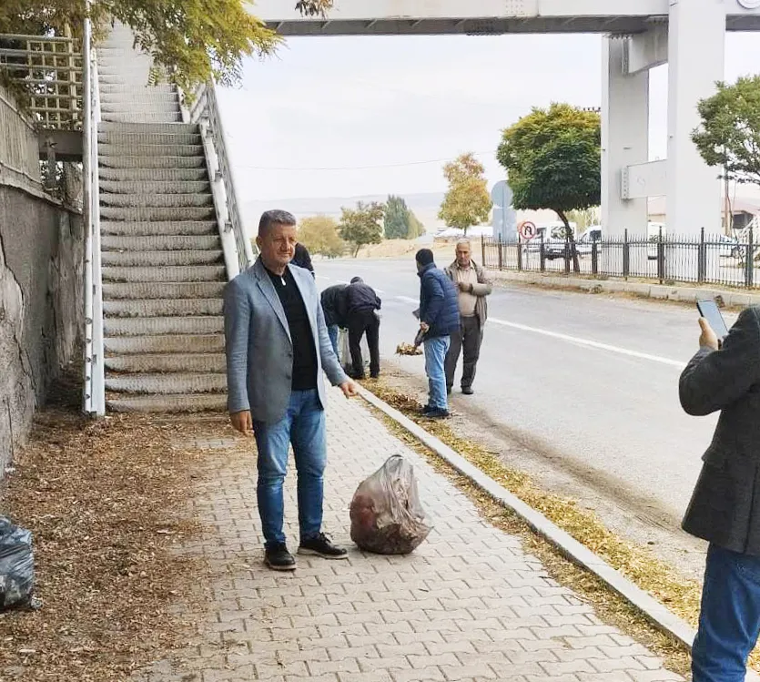 BAŞKAN HAYDAROĞULLARI TYP İŞÇİLERİYLE SAHAYA İNDİ