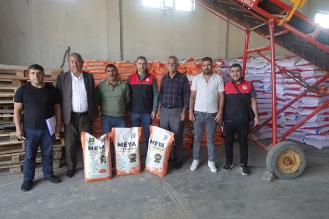 ÇİFTÇİLERE SERTİFİKALI TOHUM DESTEĞİYLE ÜRETİME BÜYÜK KATKI
