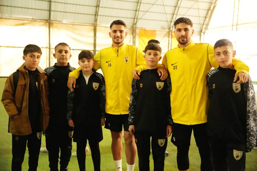 MUŞSPOR’DAN GENÇ YETENEKLERE BÜYÜK YATIRIM: FUTBOL OKULU AÇILDI
