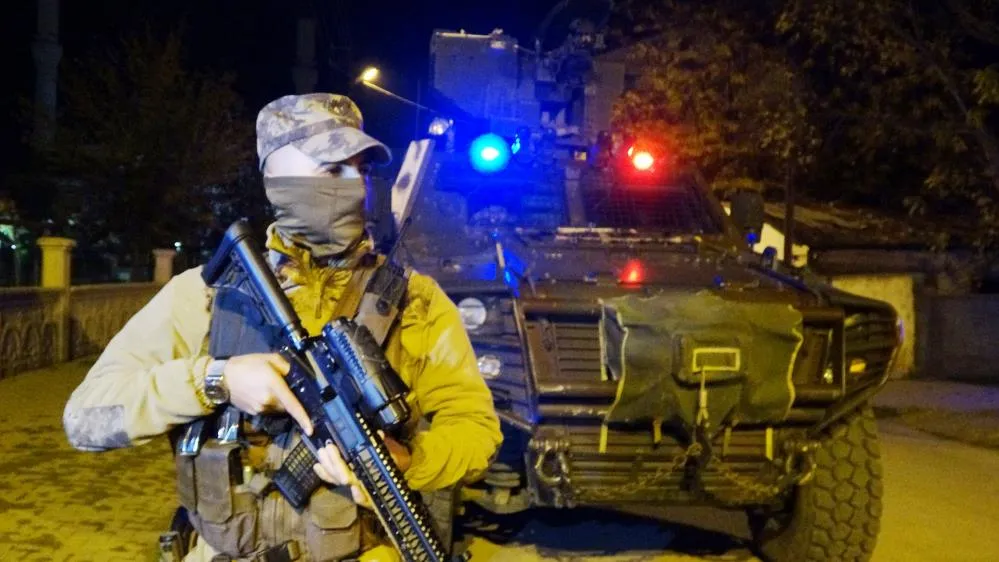 MUŞ’TA SUÇLULAR POLİSTEN KAÇAMADI