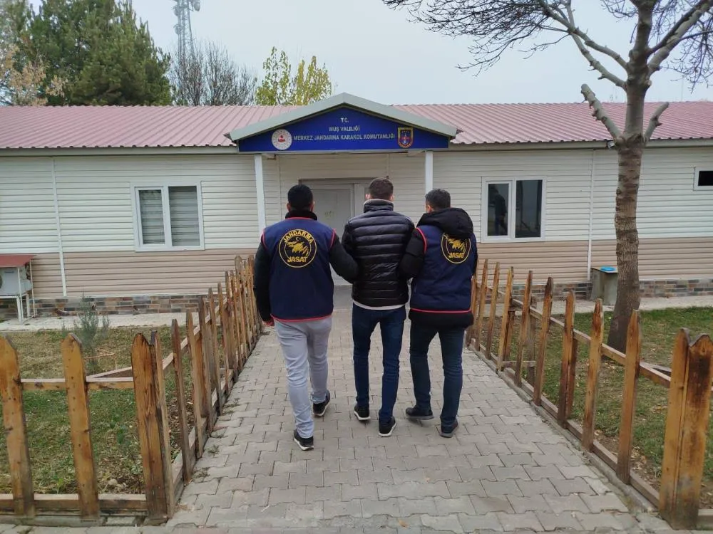 DOLANDIRICILIK SUÇUNDAN ARANAN HÜKÜMLÜ YAKALANDI