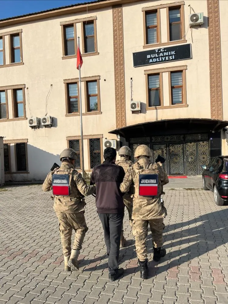 CİNSEL TACİZ SUÇUNDAN ARANAN ŞÜPHELİ JANDARMA OPERASYONUYLA YAKALANDI