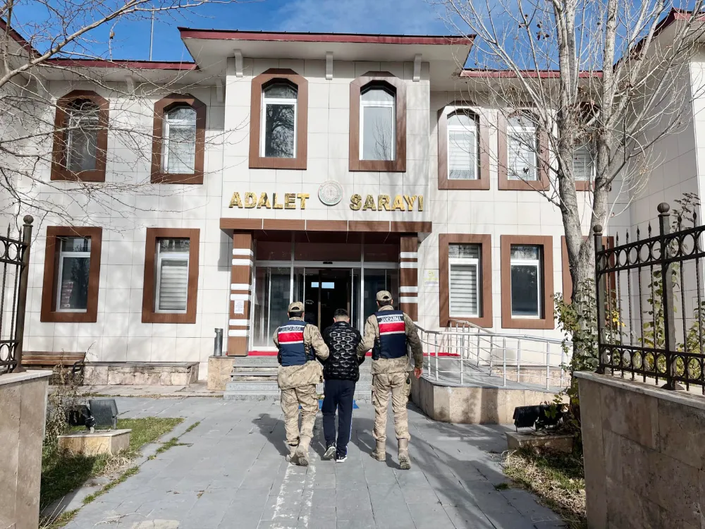 KAÇAK YURT DIŞINA ÇIKIŞ ORGANİZATÖRÜ MALAZGİRT’TE YAKALANDI