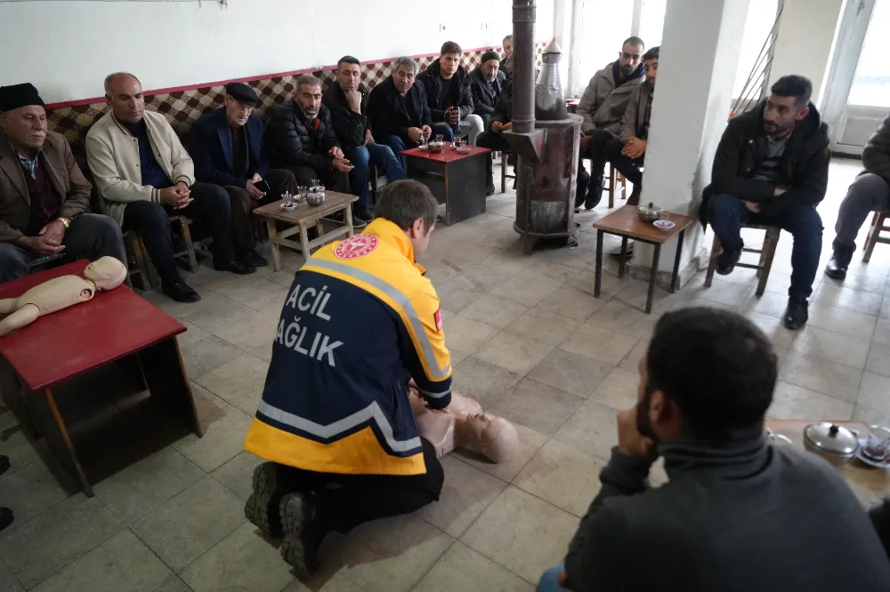 SAĞLIK EKİPLERİ DAĞ KÖYLERİNİ TEK TEK GEZEREK İLK YARDIM EĞİTİMİ VERİYOR