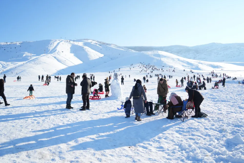 GÜZELTEPE KAYAK MERKEZİ’NDE YOĞUN İLGİ