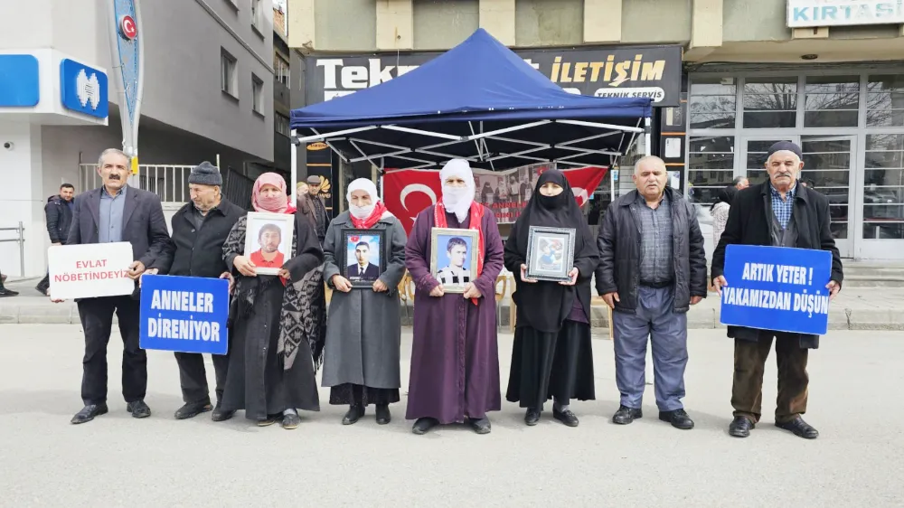 ANNELERİN EVLAT HASRETİ DEVAM EDİYOR