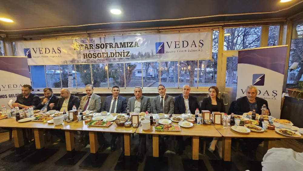 VEDAŞ PERSONELLERİ İFTARDA BİR ARAYA GELDİ