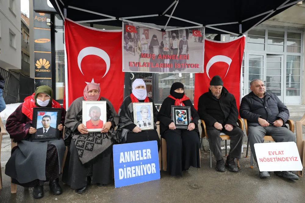 ANNELERİN EVLAT HASRETİ RAMAZAN AYINDA DA DEVAM EDİYOR