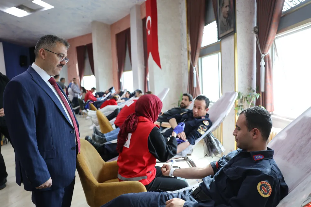 MALAZGİRT RUHU İÇİN 1071 ÜNİTE KAN BAĞIŞINA YOĞUN İLGİ