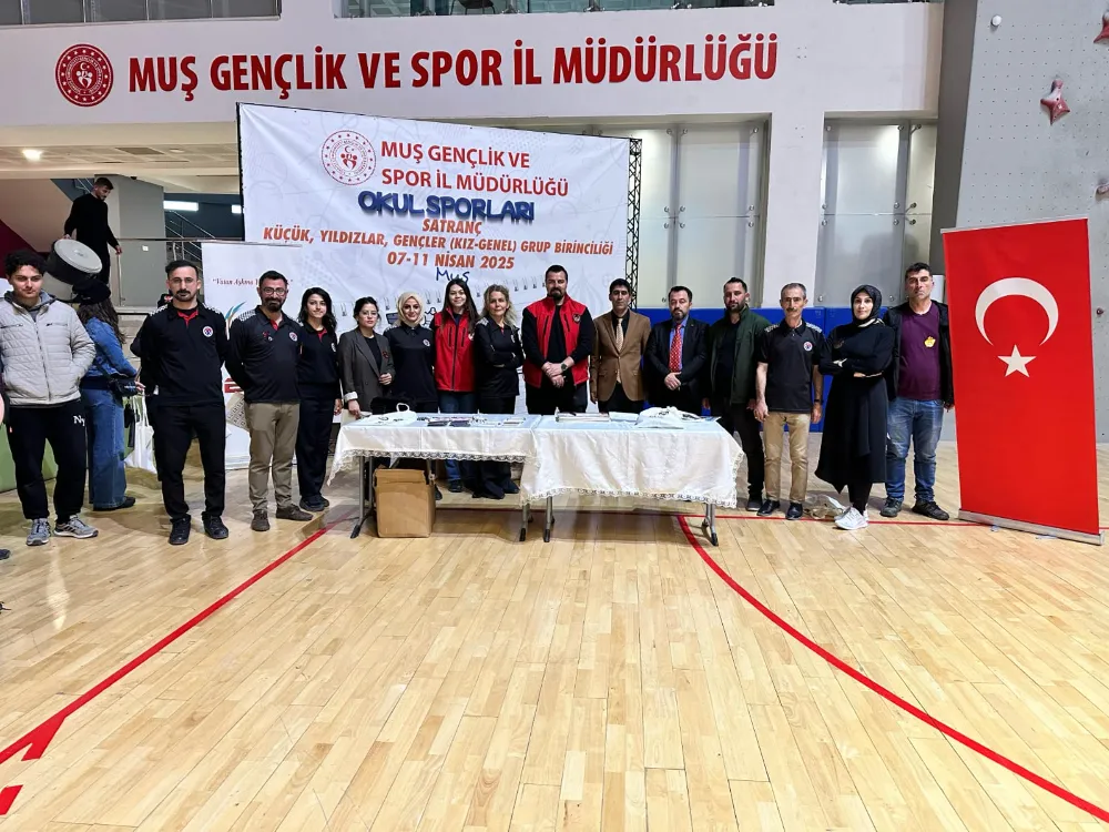 POLİSLER, SATRANÇ TURNUVASINA KATILANLARI BİLGİLENDİRDİ