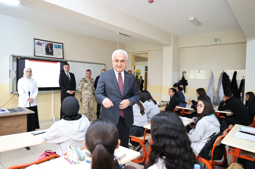 VALİ ÇAKIR’DAN GENÇLERE YOL HARİTASI
