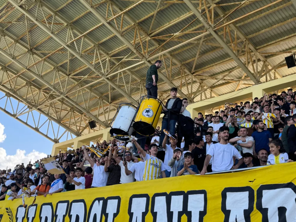 TARAFTARLAR ŞAMPİYONLUĞA KİLİTLENDİ