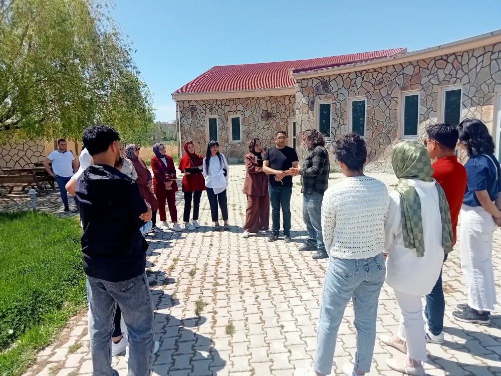 ÖĞRENCİLER YABAN HAYVANLARINI VE DOĞAYI YAKINDAN TANIDI