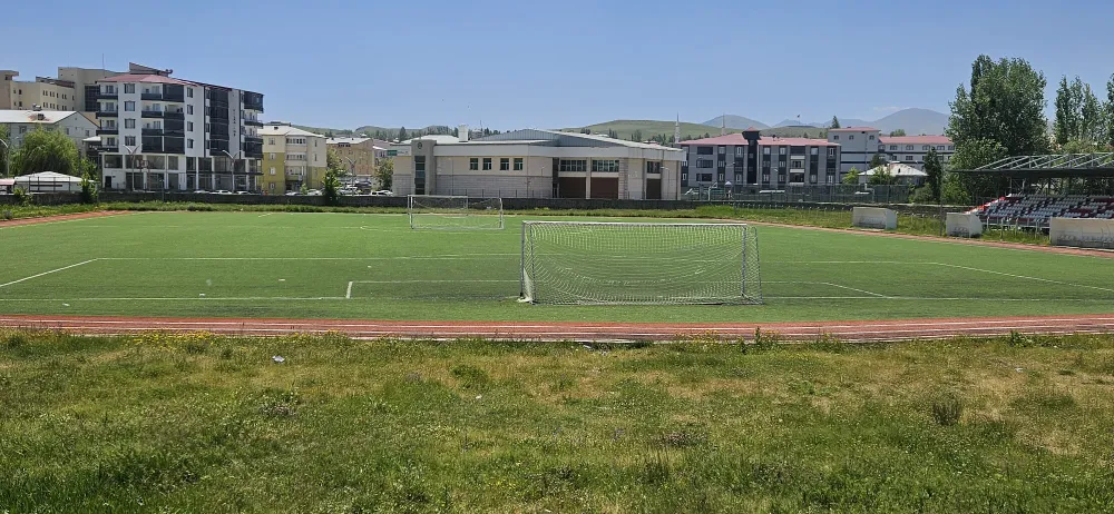 BULANIK İLÇE STADYUMU YENİLENİYOR