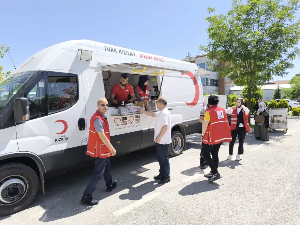 KIZILAY’DAN YKS ADAYLARINA SICAK DESTEK