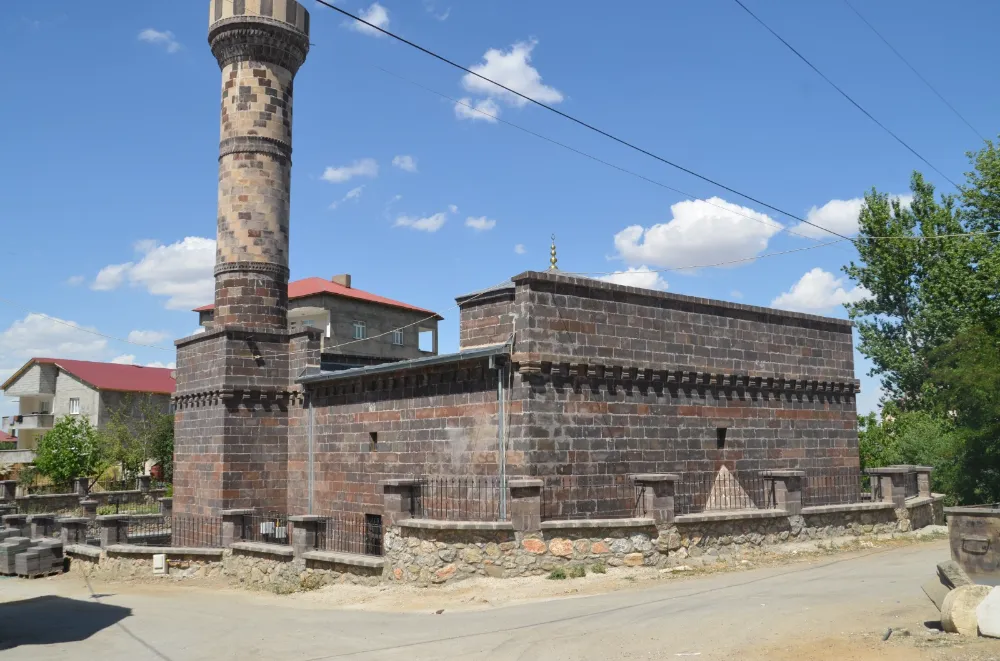 RESTORE EDİLEN 2 ASIRLIK TARİHİ CAMİ KISA SÜREDE İBADETE AÇILACAK